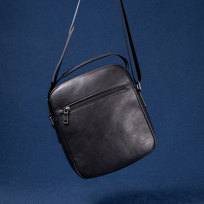 Metro Rover Bag schwarz – elegante Herren Umhängetasche mit Logo-Prägung